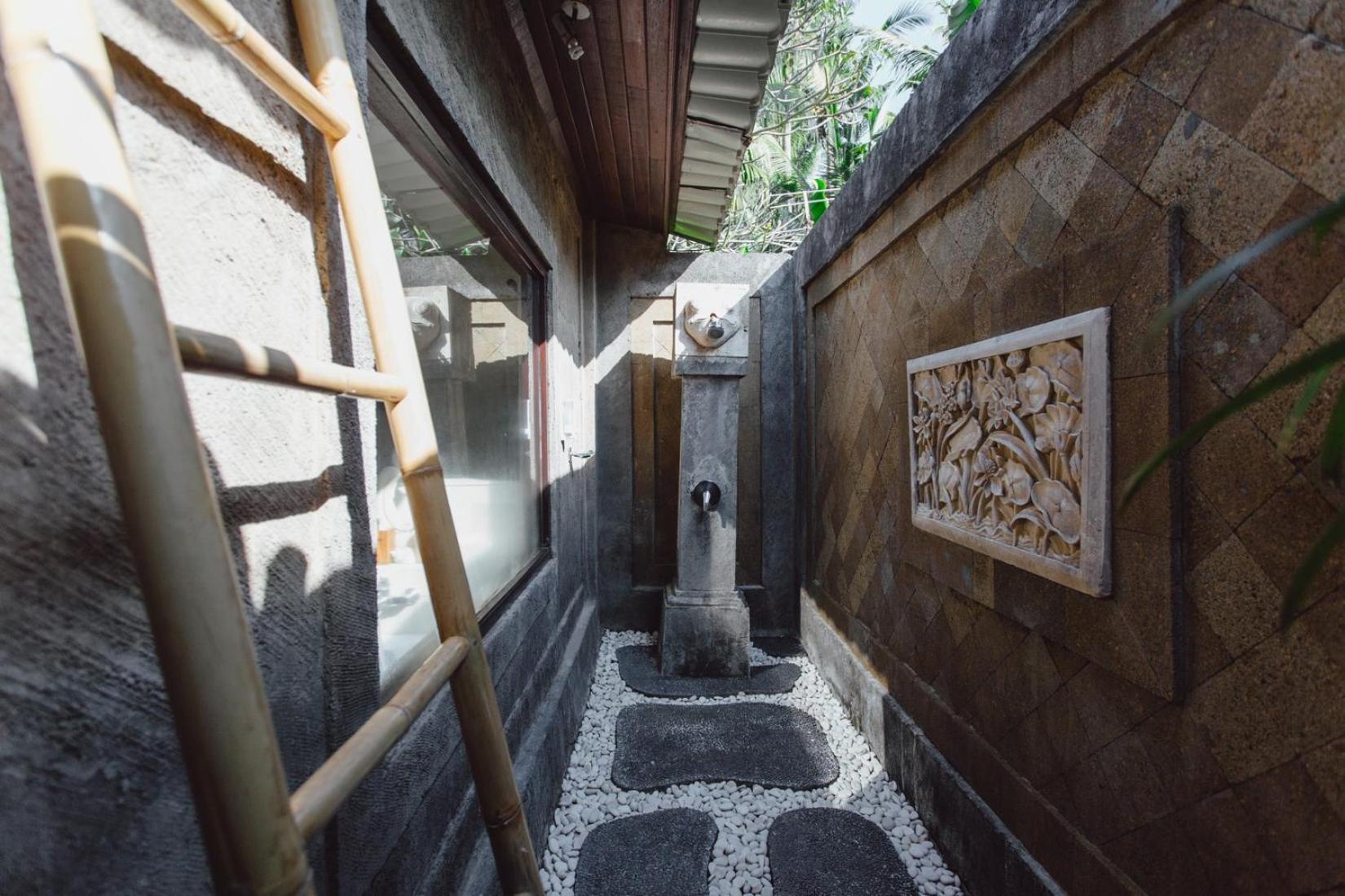 Kishi-Kishi Artvilla Blahbatu Exteriör bild